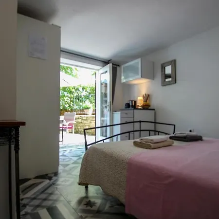 Carla Guest house 3*
