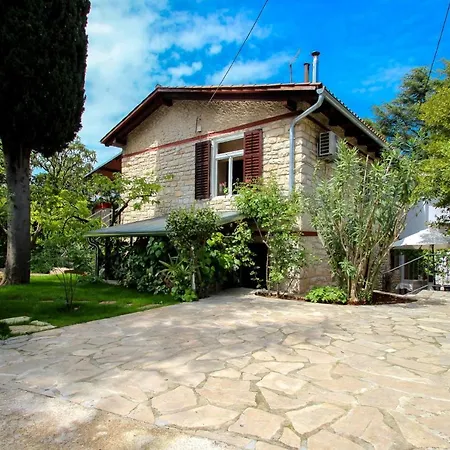 Carla Novigrad Istria